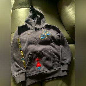 Nike size 5-6 years good condition high style hoodie